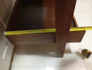 Estantería de madera maciza