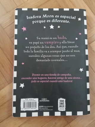 Isadora Moon va de excursion / Isadora Moon Goe...