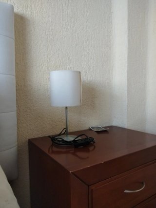 Lámpara de mesa moderna