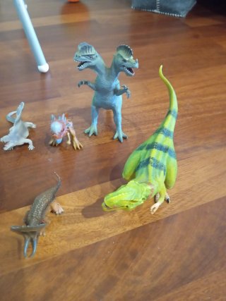 Lote de dinosaurios de juguete