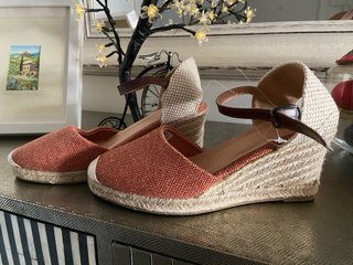 Sandalias Cuña T39 Naranja y Beige
