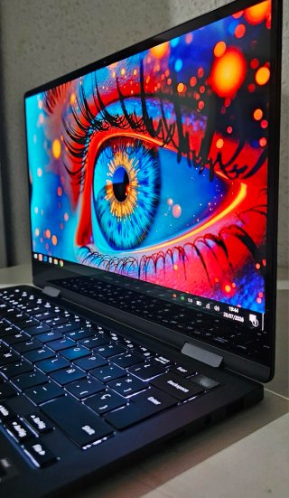 PORTATIL TACTIL OLED ALTA GAMA