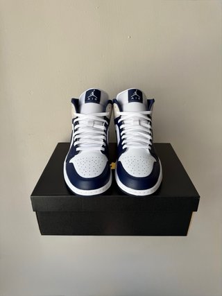 Nike Air Jordan 1 Mid ‘Obsidian Smoke Grey’