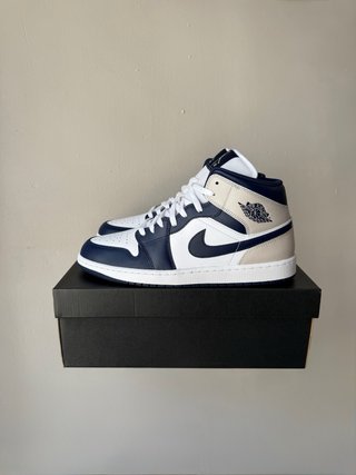 Nike Air Jordan 1 Mid ‘Obsidian Smoke Grey’
