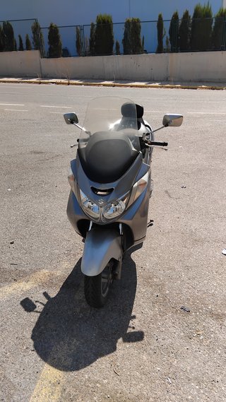 Suzuki Burgman 250 Plata