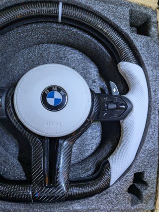 Volante BMW M Performance Carbono Branco