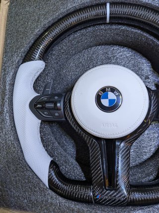 Volante BMW M Performance Carbono Branco