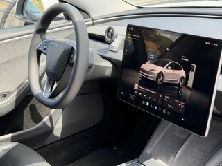 Tesla Model 3 Highland 2024