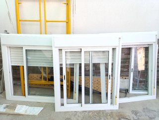 6 Ventanas Hoja Simple Aluminio Blancas con Persia