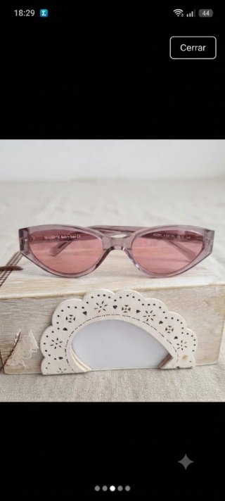 Gafas de sol vintage retro rosas y lilas