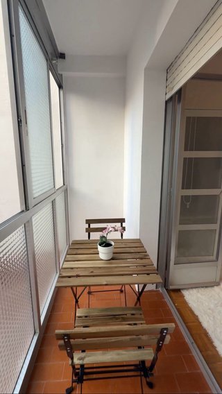 Mesa y 2 Sillas Plegables Madera