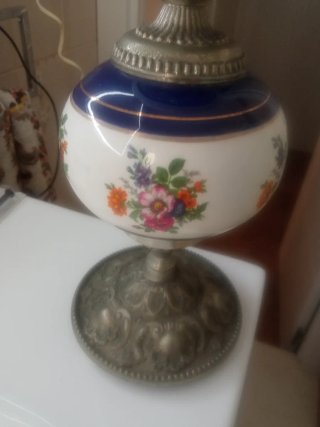 Lámpara quinqué antigua porcelana y metal