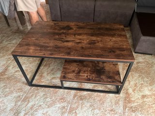 Escritorio con estantería marrón