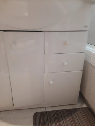 Mueble de lavabo con encimera de mármol
