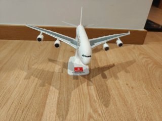 Maqueta Airbus A380 Emirates