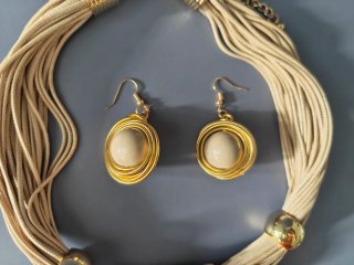 Conjunto collar y pendientes