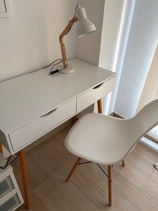 Escritorio blanco madera + lampara