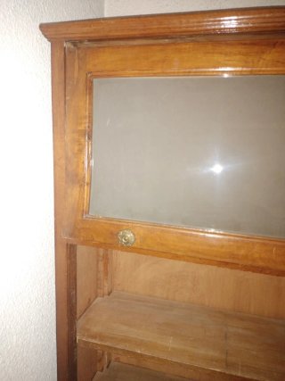 Armario madera vintage cristal y puerta abatible
