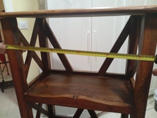 Estantería de madera maciza