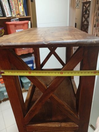Estantería de madera maciza