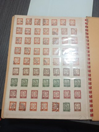 Álbum de sellos antiguo