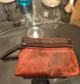 Cartera Kimmidoll con diseño floral y tachuelas
