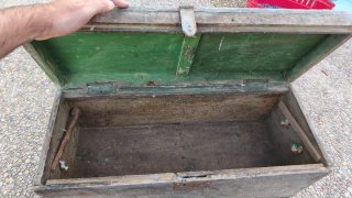 Baúl antiguo de madera