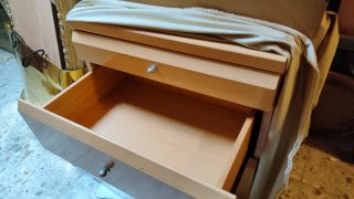 Mesita de noche y cajonera madera