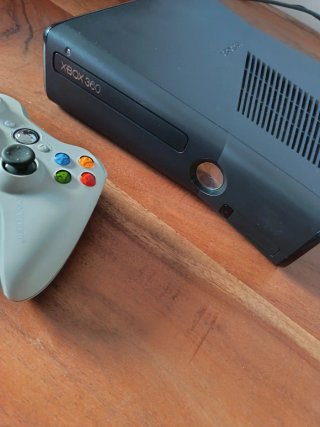 Xbox 360 4GB