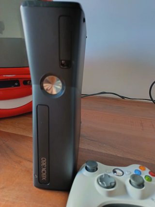 Xbox 360 4GB