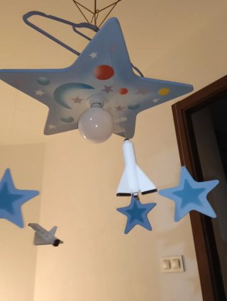 Lámpara infantil de techo estrellas
