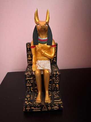 Estátua dourada Deus mumificação Anúbis Egípcio