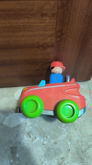 Coches de juguete Tomy y Pocoyo