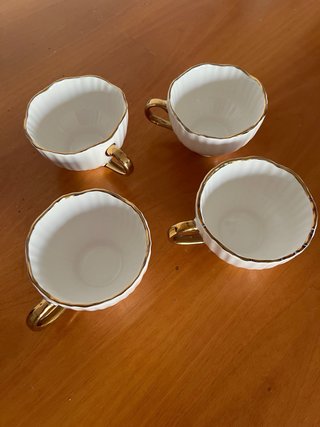 Set 4 Tazas Porcelana Blanca y Dorada