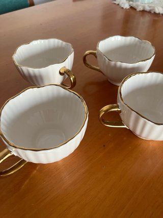 Set 4 Tazas Porcelana Blanca y Dorada
