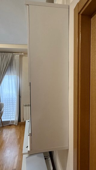 Mueble de TV moderno blanco y negro
