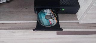 Xbox 360 Elite + Mando + 4 Juegos