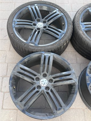 Juego 4 Llantas de Aluminio Volkswagen Radio 19.