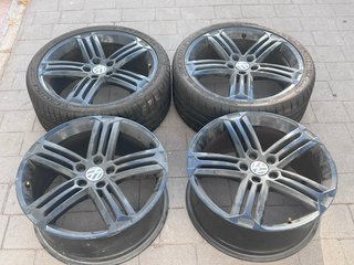 Juego 4 Llantas de Aluminio Volkswagen Radio 19.