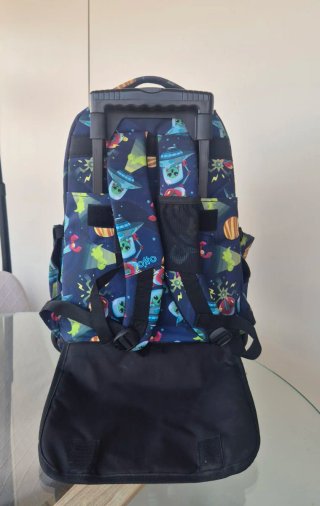 Mochila Totto con ruedas y estampado espacial