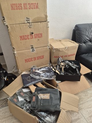 Oferta Sin estrenar Lote Daffy's Jeans y Sandalias
