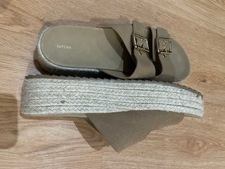 Sandalias Beige 3 horas de uso