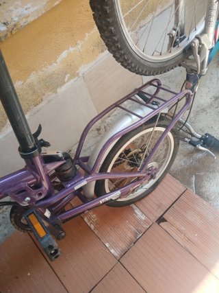 Bicicleta Plegable Morada para arreglar o piesas .