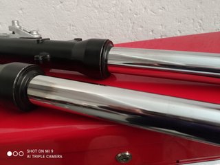 Honda CBR1000F SC21. Horquilla Delantera de 41Mm.