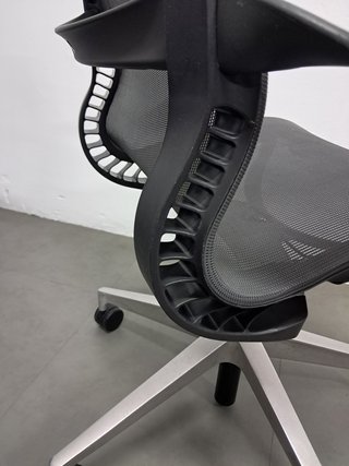 Silla HERMAN MILLER SETU ergonómica profesional