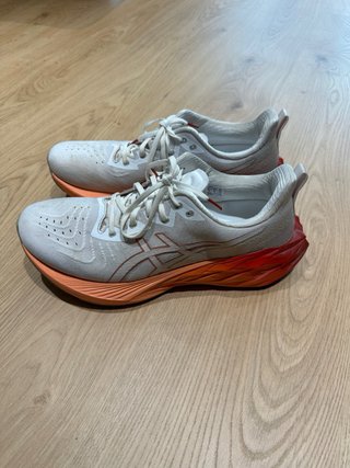 Asics Novablast 4 Zapatilla Correr Naranja/Blanco