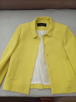 Chaqueta corta verde lima de zara