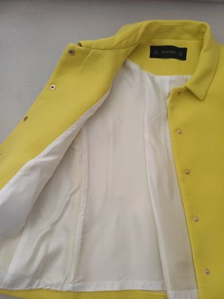 Chaqueta corta verde lima de zara