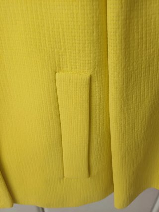 Chaqueta corta verde lima de zara