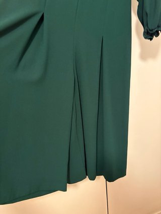 Mono verde midi manga abullonada.